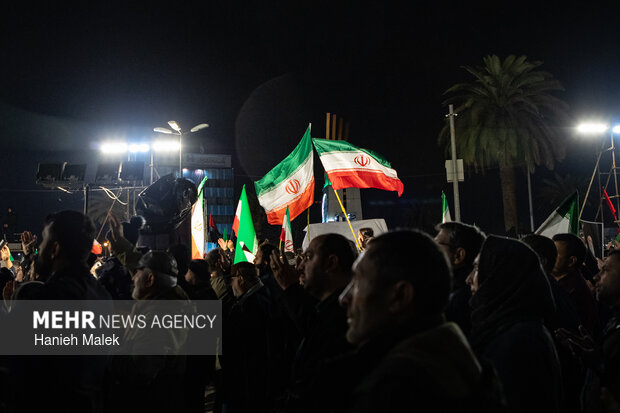 اجتماع شبانه مردم گرگان در سوگ و خونخواهی رهبر شهید