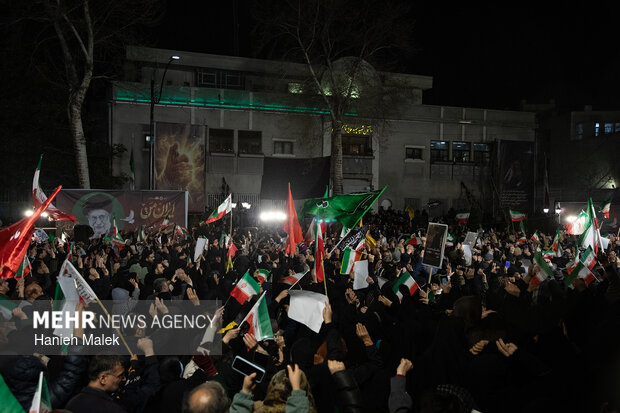اجتماع شبانه مردم گرگان در سوگ و خونخواهی رهبر شهید