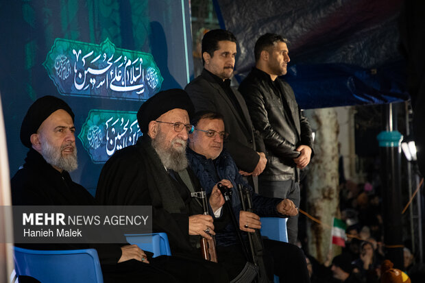 اجتماع شبانه مردم گرگان در سوگ و خونخواهی رهبر شهید