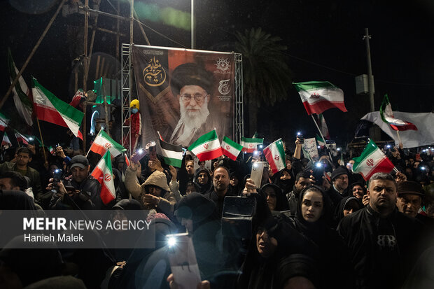 اجتماع شبانه مردم گرگان در سوگ و خونخواهی رهبر شهید