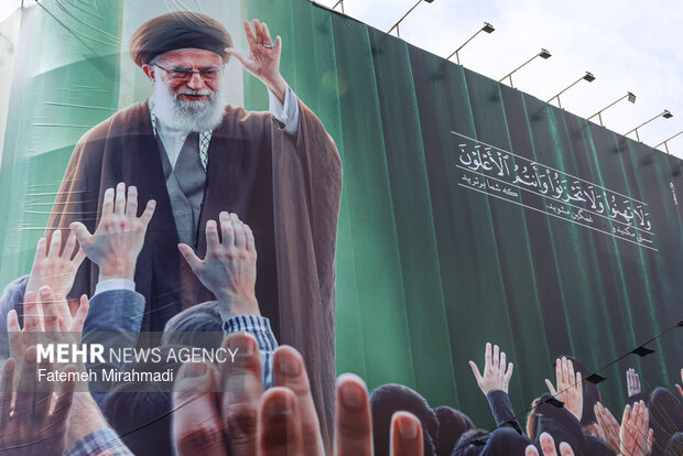 طرح جدید دیوارنگاره میدان انقلاب اسلامی