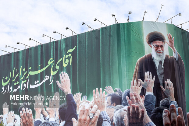 طرح جدید دیوارنگاره میدان انقلاب اسلامی