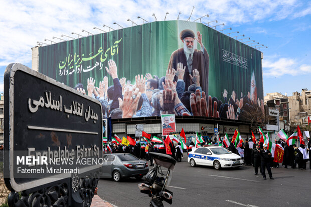 طرح جدید دیوارنگاره میدان انقلاب اسلامی