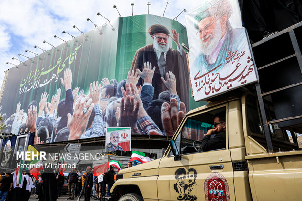 طرح جدید دیوارنگاره میدان انقلاب اسلامی