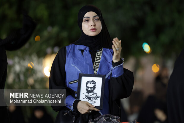 اجتماع بوشهری‌ها در هفتمین روز شهادت رهبر انقلاب