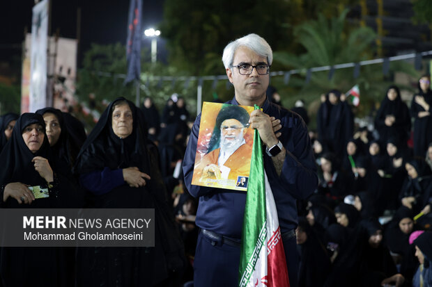 اجتماع بوشهری‌ها در هفتمین روز شهادت رهبر انقلاب