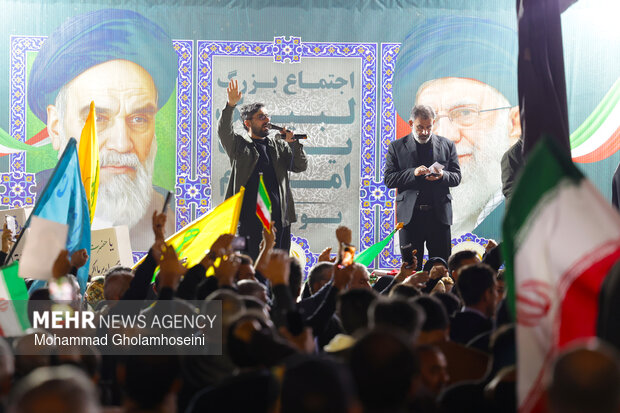 اجتماع بوشهری‌ها در هفتمین روز شهادت رهبر انقلاب