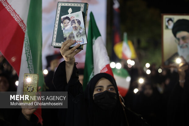 اجتماع بوشهری‌ها در هفتمین روز شهادت رهبر انقلاب