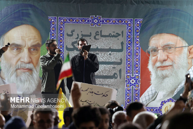 اجتماع بوشهری‌ها در هفتمین روز شهادت رهبر انقلاب