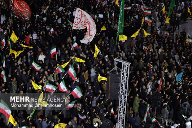 اجتماع بوشهری‌ها در هفتمین روز شهادت رهبر انقلاب