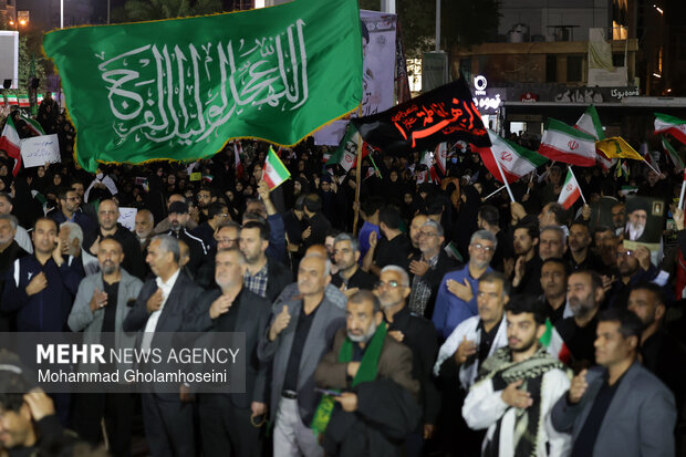 اجتماع بوشهری‌ها در هفتمین روز شهادت رهبر انقلاب