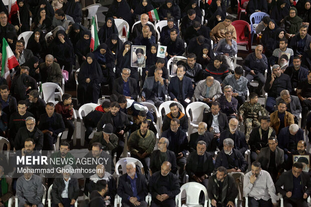اجتماع بوشهری‌ها در هفتمین روز شهادت رهبر انقلاب