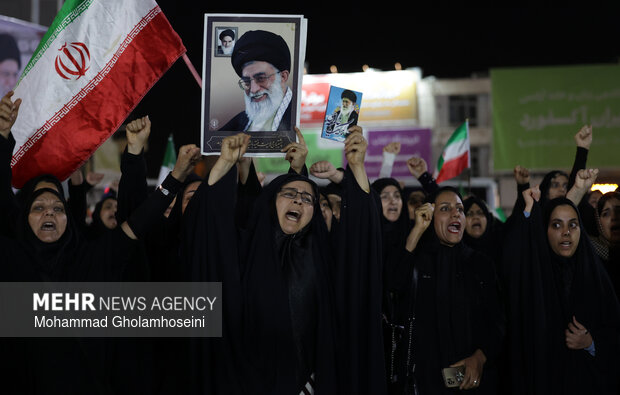 اجتماع بوشهری‌ها در هفتمین روز شهادت رهبر انقلاب