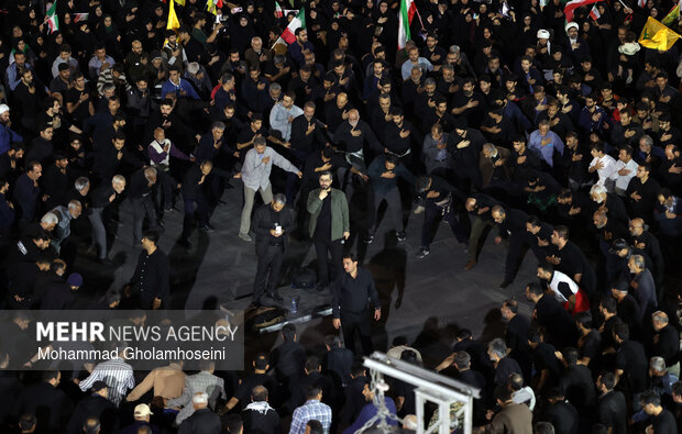 اجتماع بوشهری‌ها در هفتمین روز شهادت رهبر انقلاب