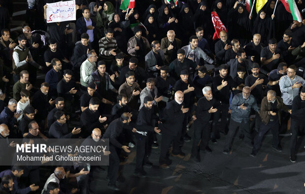 اجتماع بوشهری‌ها در هفتمین روز شهادت رهبر انقلاب