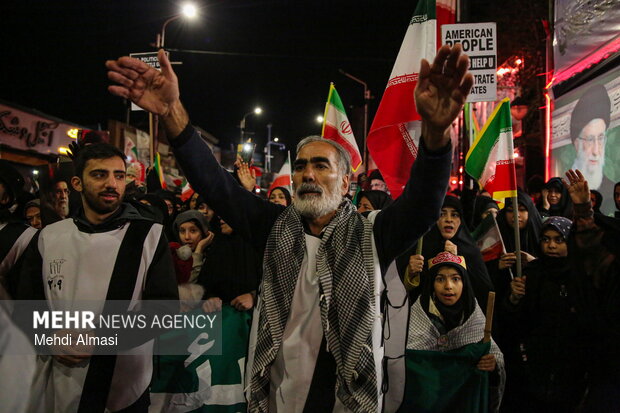دسته‌ی عزاداری هیئت‌‌ فاطمیون‌‌ زنجان در رثای شهادت رهبر انقلاب