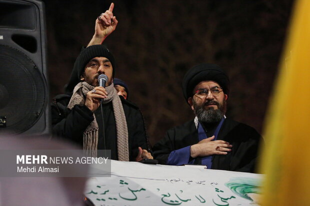 دسته‌ی عزاداری هیئت‌‌ فاطمیون‌‌ زنجان در رثای شهادت رهبر انقلاب
