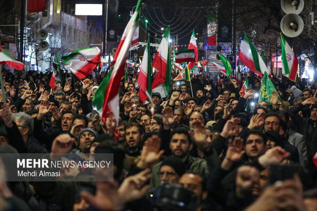 دسته‌ی عزاداری هیئت‌‌ فاطمیون‌‌ زنجان در رثای شهادت رهبر انقلاب