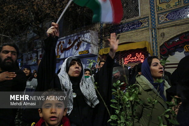 دسته‌ی عزاداری هیئت‌‌ فاطمیون‌‌ زنجان در رثای شهادت رهبر انقلاب