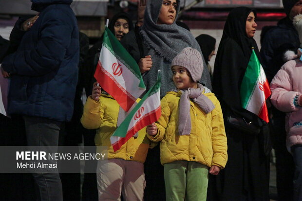دسته‌ی عزاداری هیئت‌‌ فاطمیون‌‌ زنجان در رثای شهادت رهبر انقلاب