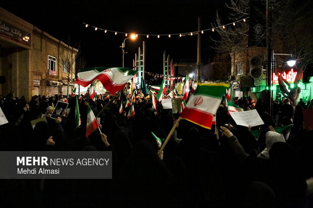 دسته‌ی عزاداری هیئت‌‌ فاطمیون‌‌ زنجان در رثای شهادت رهبر انقلاب