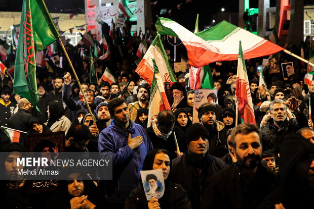 دسته‌ی عزاداری هیئت‌‌ فاطمیون‌‌ زنجان در رثای شهادت رهبر انقلاب