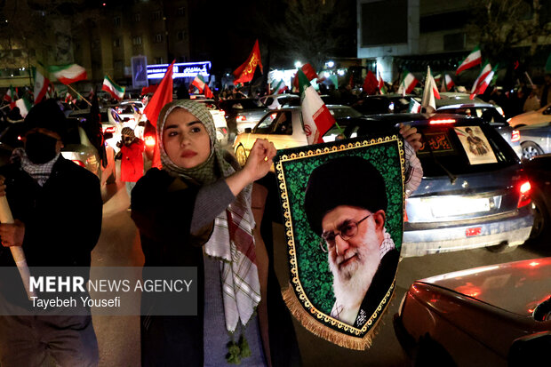 اجتماع عظیم فتح خیبر در هفتیمن روز شهادت رهبر انقلاب در همدان