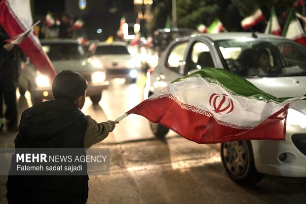 میدان داری اصفهانی‌ها در خیابانها با کاروان خودرویی