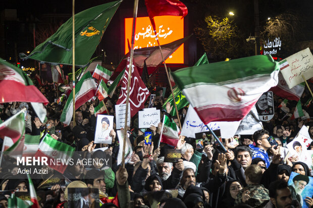 اجتماع اراکی‌ها در هفتمین روز شهادت رهبر انقلاب