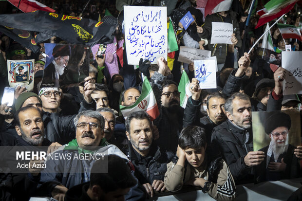 اجتماع اراکی‌ها در هفتمین روز شهادت رهبر انقلاب