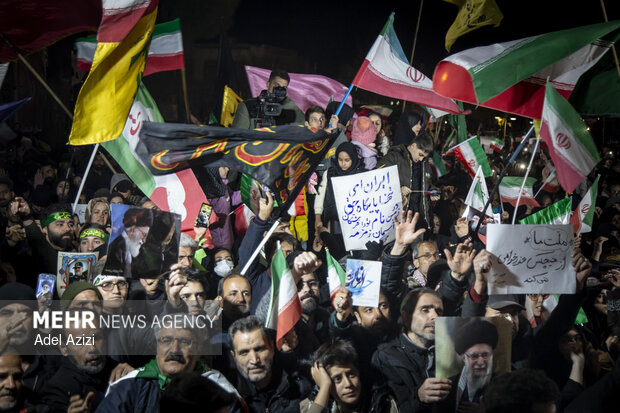اجتماع اراکی‌ها در هفتمین روز شهادت رهبر انقلاب