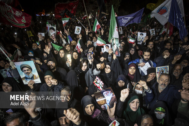 اجتماع اراکی‌ها در هفتمین روز شهادت رهبر انقلاب