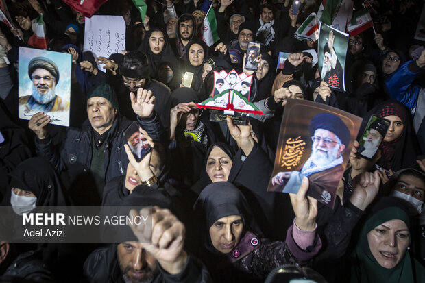 اجتماع اراکی‌ها در هفتمین روز شهادت رهبر انقلاب