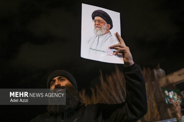 اجتماع اراکی‌ها در هفتمین روز شهادت رهبر انقلاب