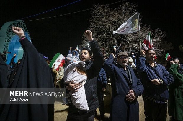 اجتماع اراکی‌ها در هفتمین روز شهادت رهبر انقلاب