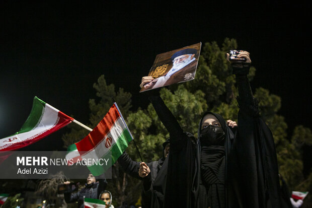 اجتماع اراکی‌ها در هفتمین روز شهادت رهبر انقلاب