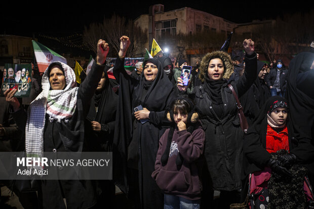 اجتماع اراکی‌ها در هفتمین روز شهادت رهبر انقلاب