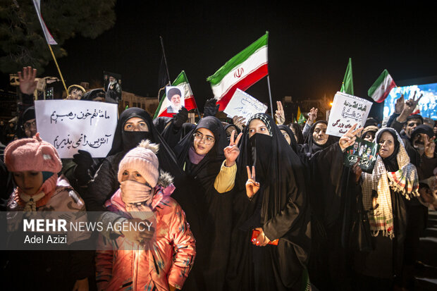 اجتماع اراکی‌ها در هفتمین روز شهادت رهبر انقلاب