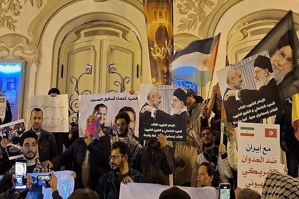 راهپیمایی تونسی ها در حمایت از ایران راهپیمایی تونسی ها در حمایت از ایران