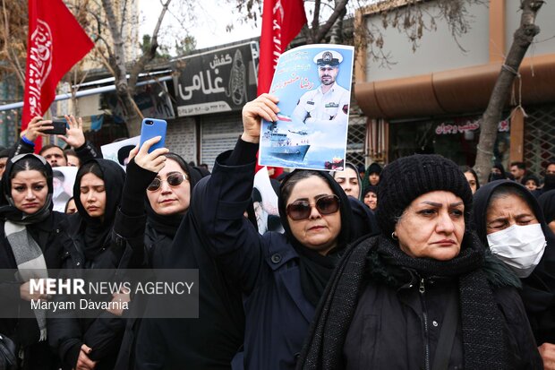 تشییع و خاکسپاری پیکر ۲ شهید حملات آمریکا و رژیم صهیونیستی در بجنورد