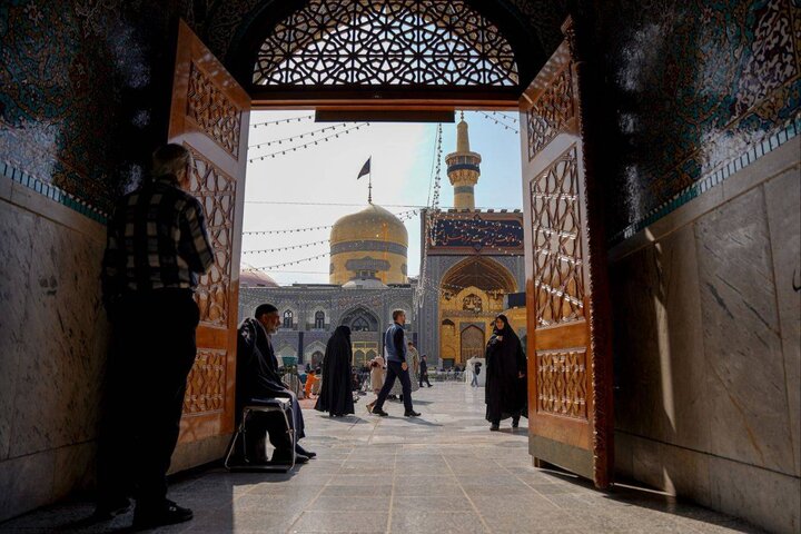 دختر رهبر شهید همانند پدرش خادم الرضا(ع) بود