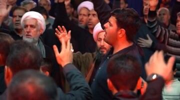 شادی مردم خوی پی اعلام خبر رهبری آیت الله سیدمجتبی خامنه ای