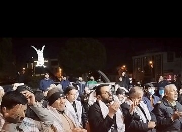 لحظاتی از مراسم احیای نخستین شب قدر در میدان آزادی سنندج