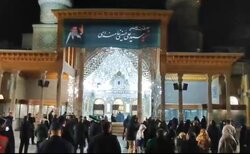 لحظه اعلام رهبری آیت‌الله سید مجتبی حسینی خامنه‌ای در حرم عبدالعظیم(ع)