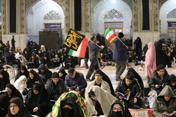 حرم امام رضا(ع) در شب نوزدهم ماه رمضان