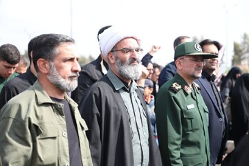 بیعت نماینده ولی‌فقیه در استان سمنان با رهبر معظم انقلاب