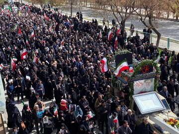 مردم کرمان در تشییع شهدای اقتدار، با رهبر جدید ایران اسلامی بیعت کردند