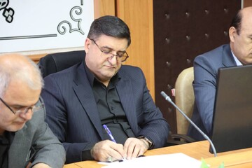 توسعه فرودگاه شهرکرد و اتصال استان به آزادراه کشور ضروری است