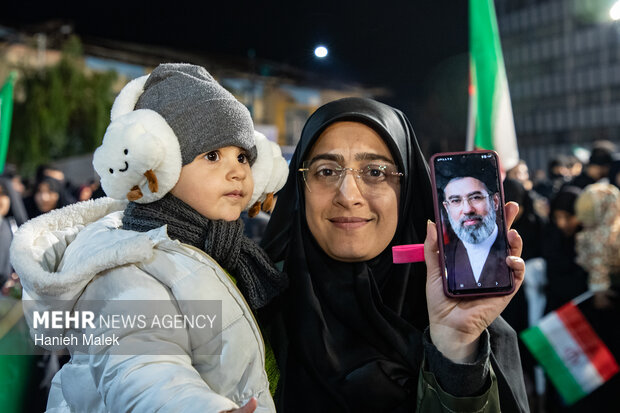 شادی مردم گرگان پس از اعلام رهبری آیت الله مجتبی خامنه‌ای