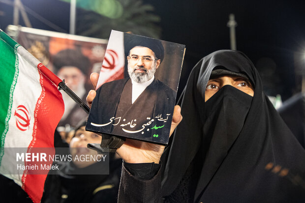 شادی مردم گرگان پس از اعلام رهبری آیت الله مجتبی خامنه‌ای